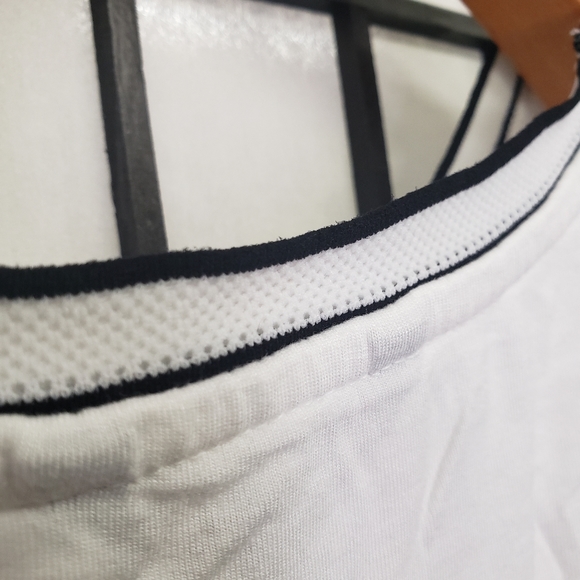 Banana republic sleeveless top . Size L - Picture 4 of 6